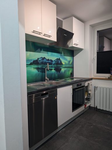 Küche, Küchenmontage, Einbauküche, Küchenschrank, Hängeschränke, Küchenarbeitsplatte